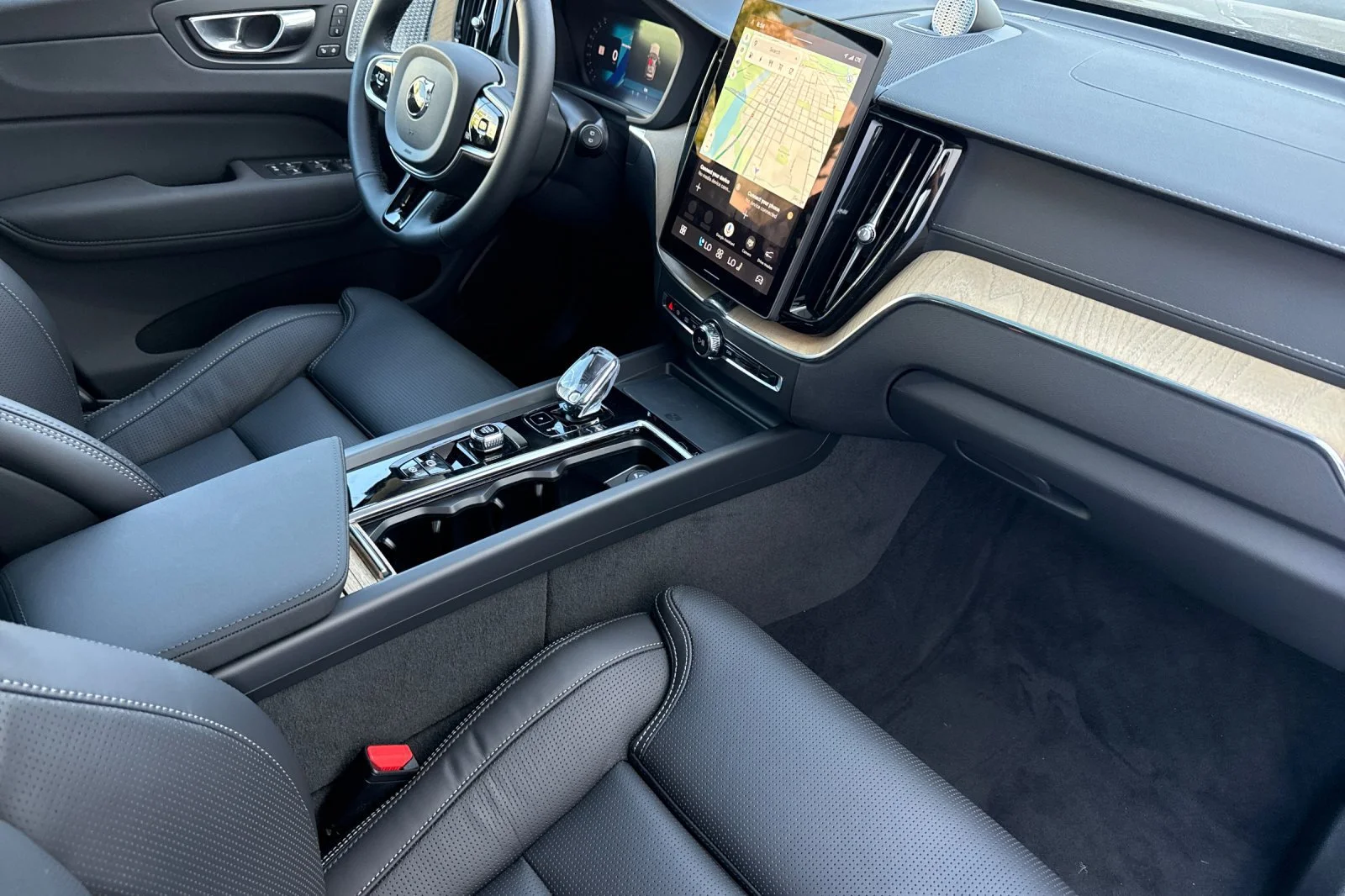 New 2026 ONYX BLACK Volvo Ultra image 13