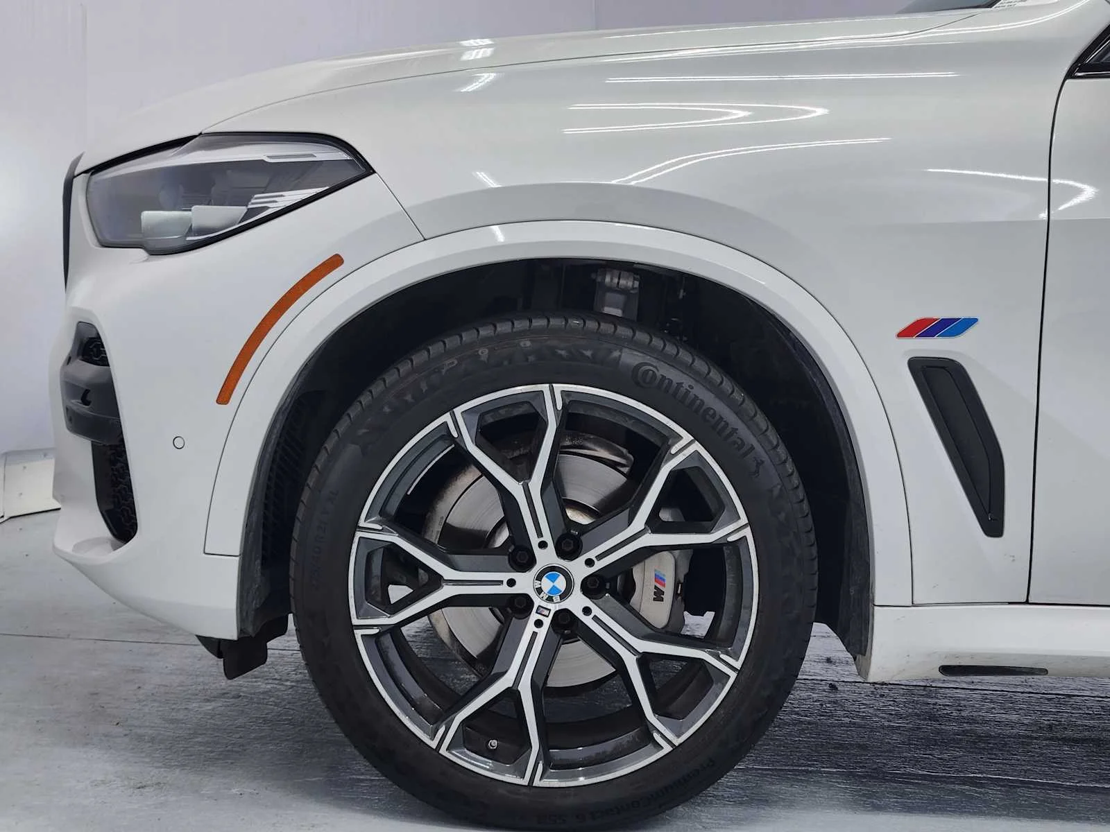Used 2022 Mineral White Metallic BMW sDrive40i image 6