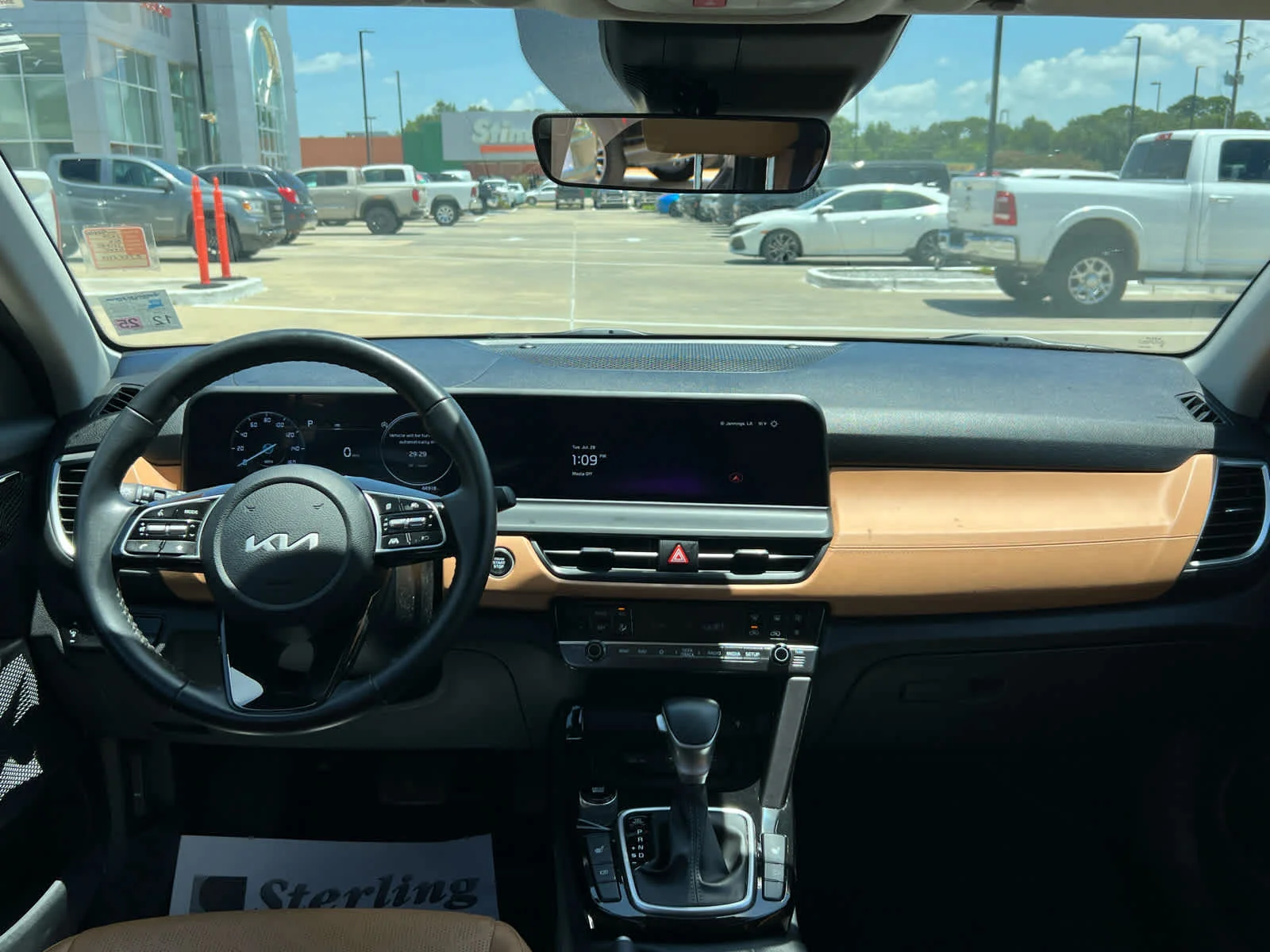 Used 2024 Gravity Gray Kia EX image 9