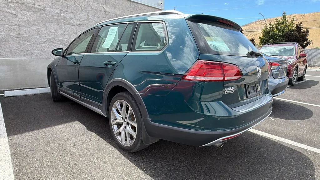 Used 2019 Green Metallic Volkswagen TSI SE image 3