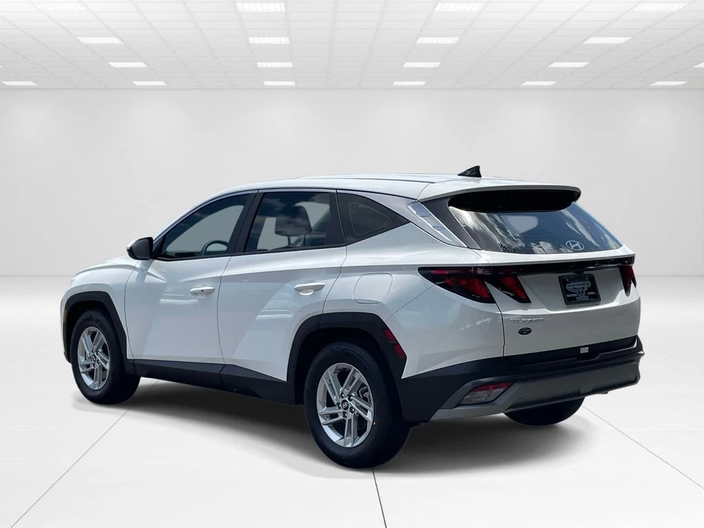Used 2026 White Hyundai SE image 4