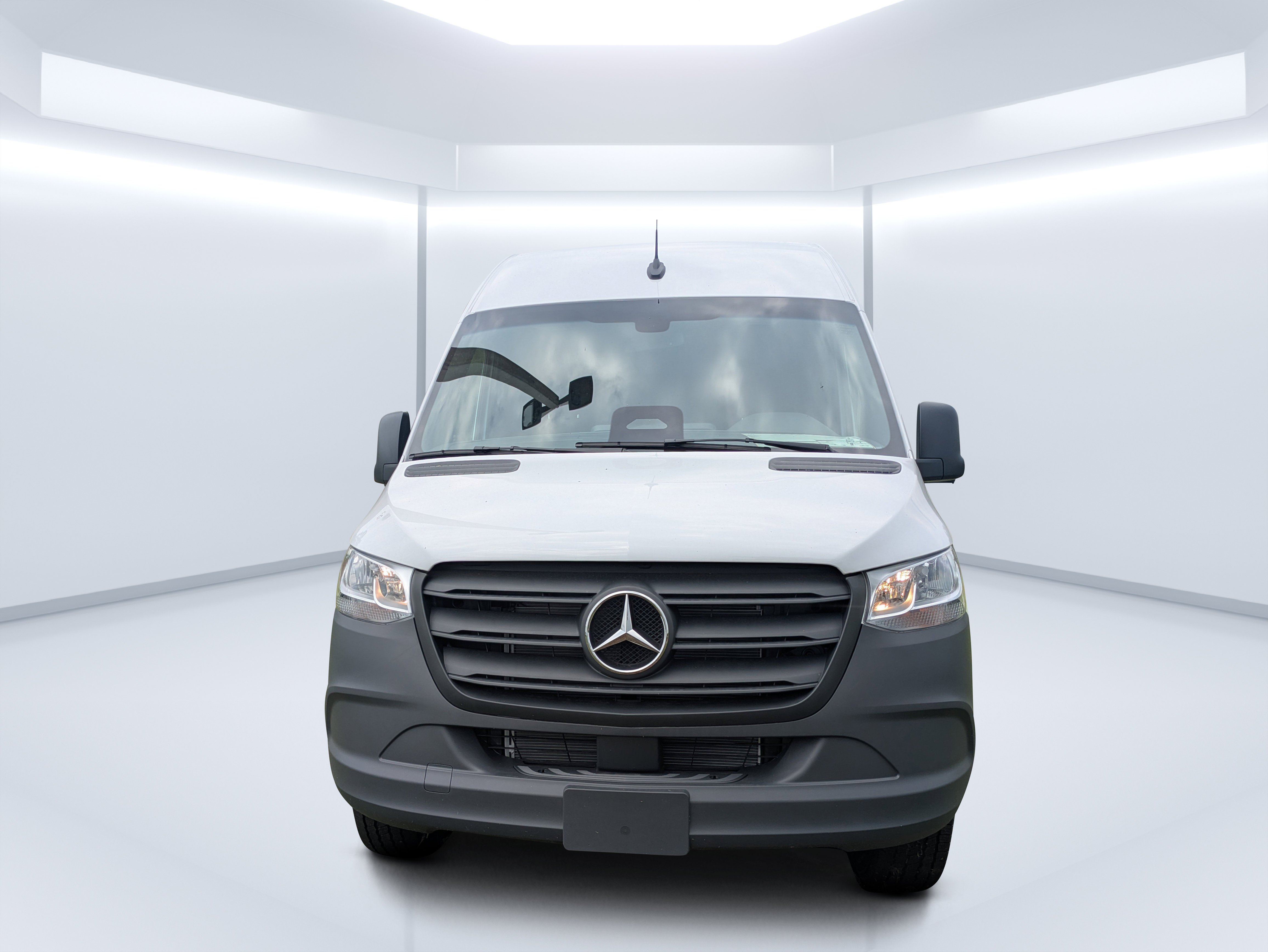 New 2026 Arctic White Mercedes-Benz Cargo 170 WB image 8