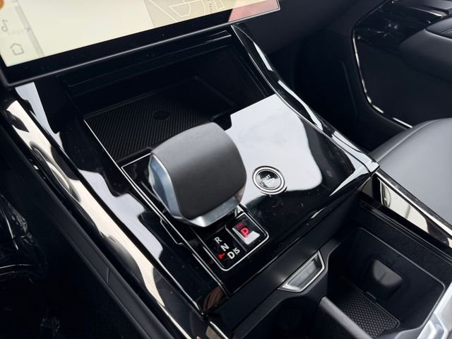 New 2026 Varesine Blue Land Rover Dynamic SE image 24