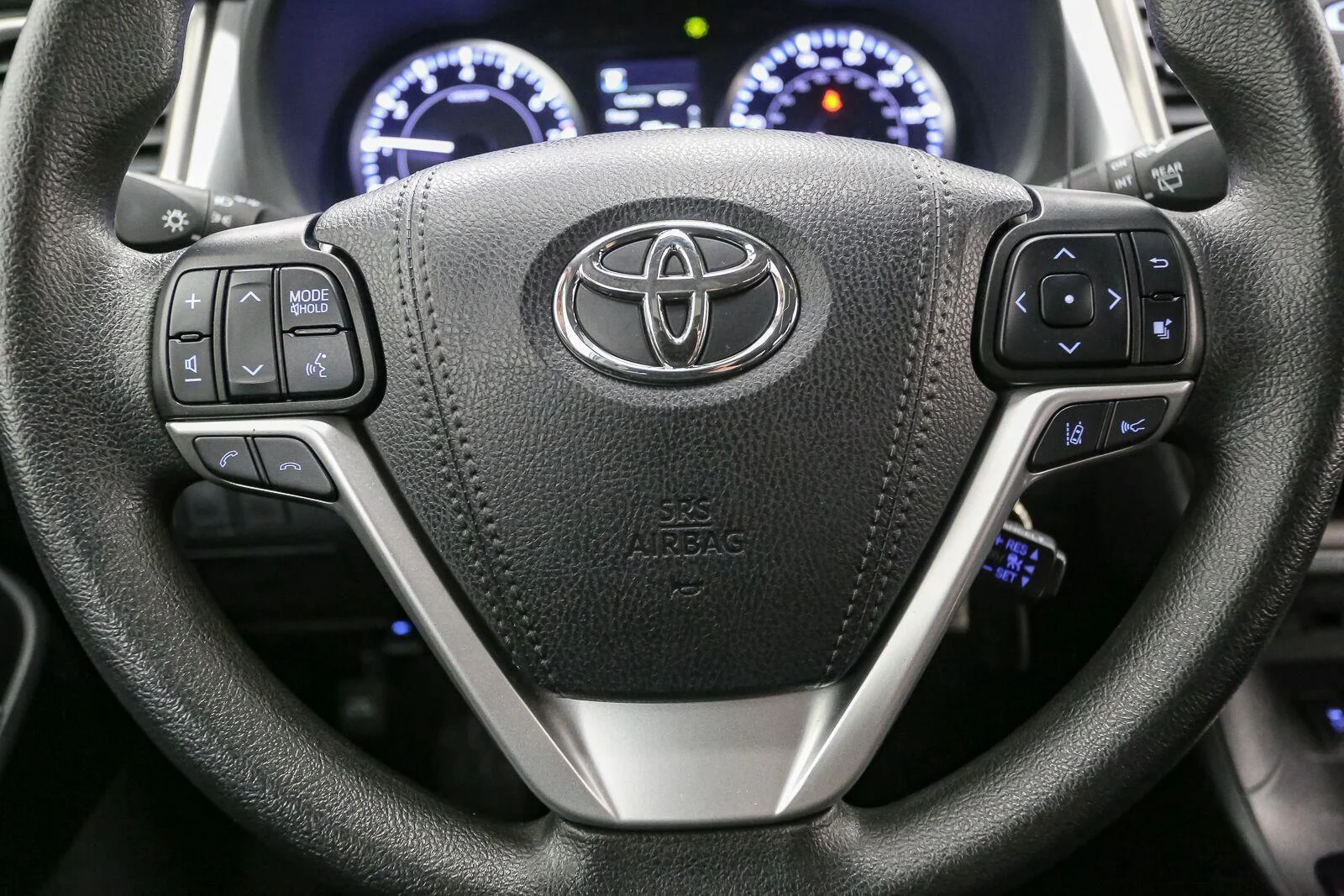 Used 2019 Predawn Gray Mica Toyota LE image 29