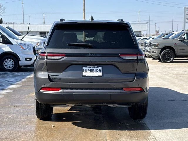 2026 Jeep Grand Cherokee Laredo - Photo 4