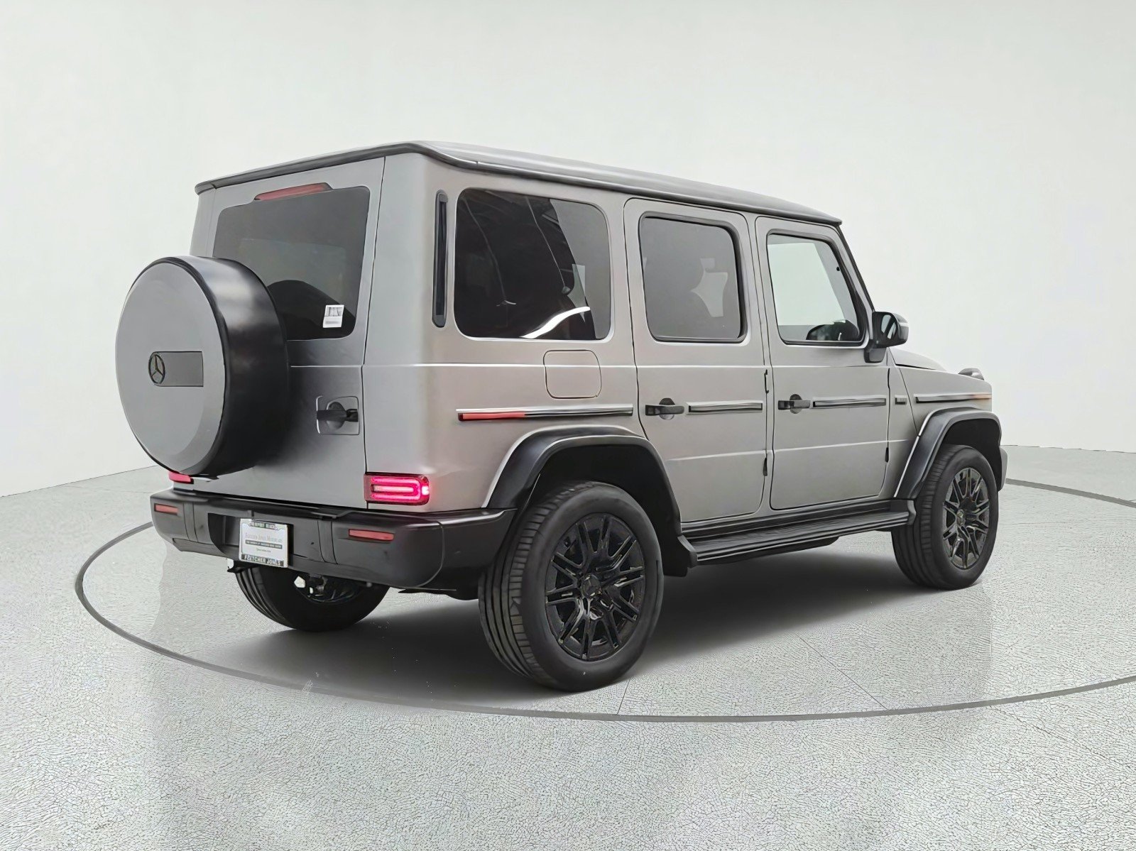 New 2027 MANUFAKTUR Platinum Magno Mercedes-Benz G 580e SUV image 5