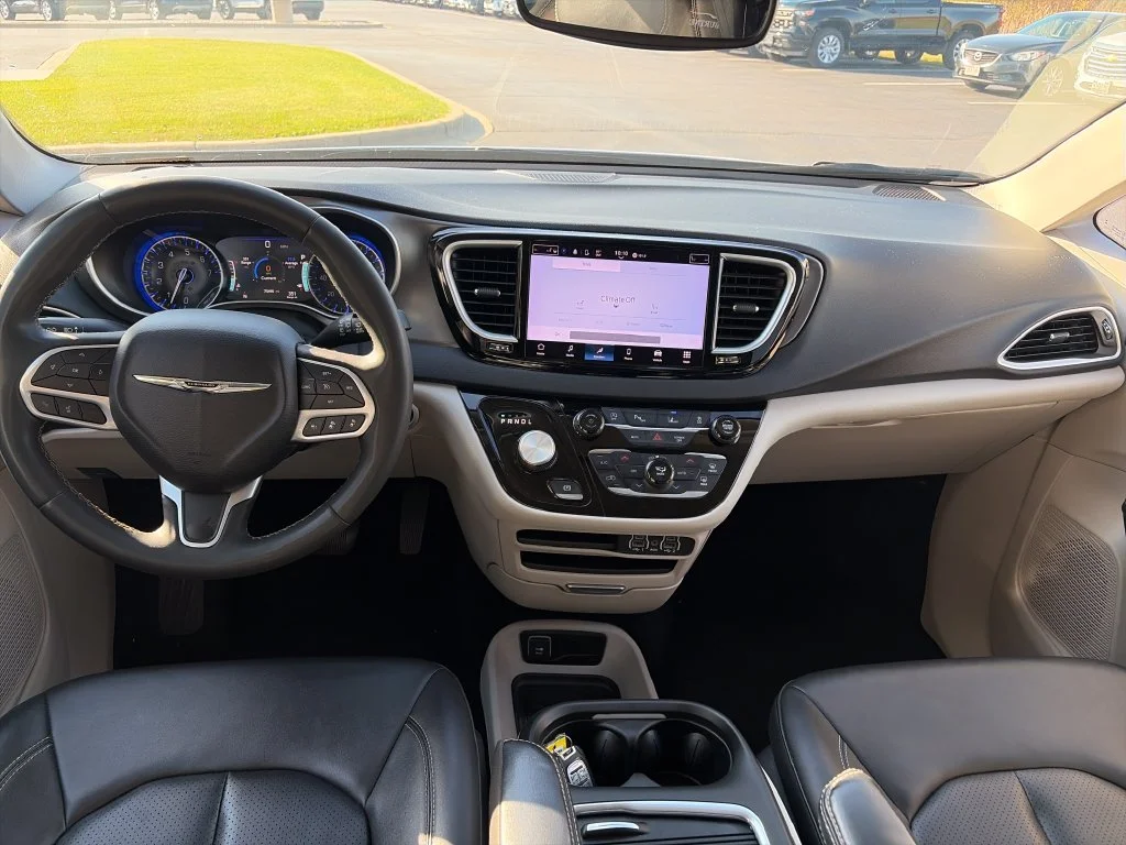 2024 Chrysler Pacifica Touring L - Photo 11