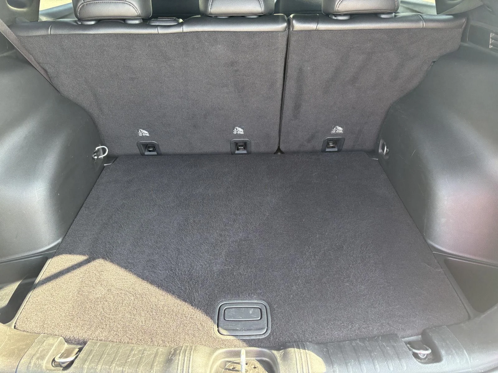 Used 2024 Silver Zynith Metallic Clearcoat Jeep Limited image 31