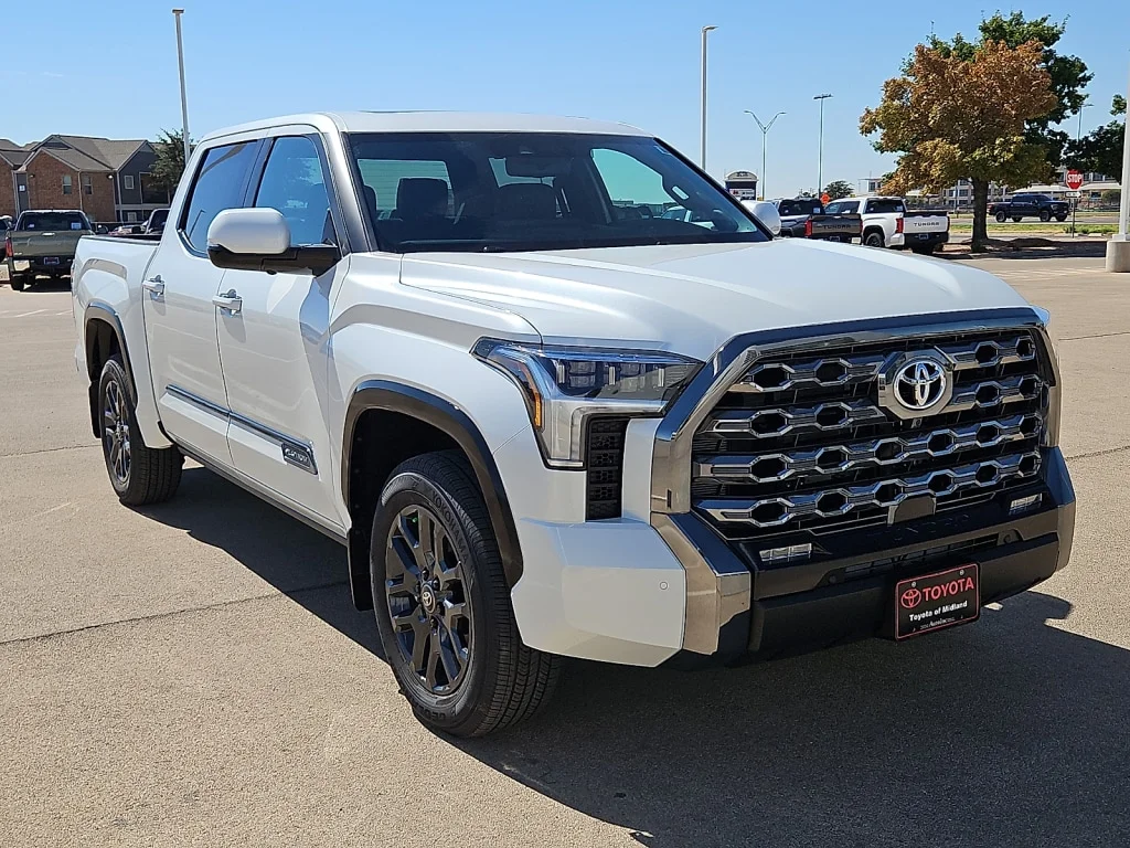 New 2026 Wind Chill Pear Toyota Platinum image 4