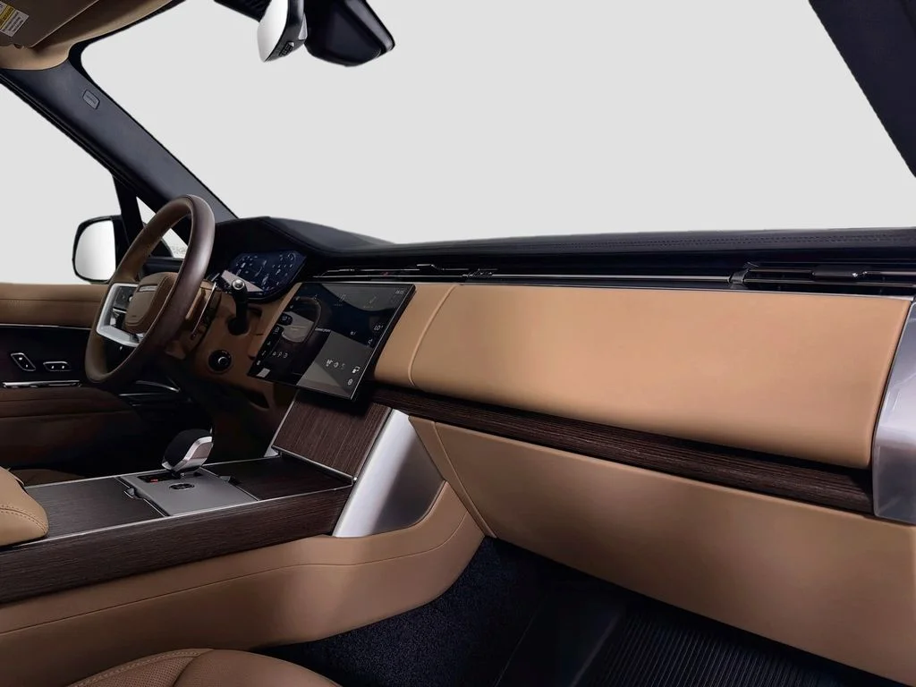 New 2026 Fuji White Land Rover SE image 31