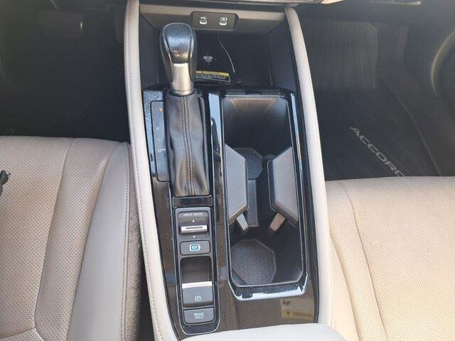 Used 2023 Platinum White Pearl Honda Touring image 19