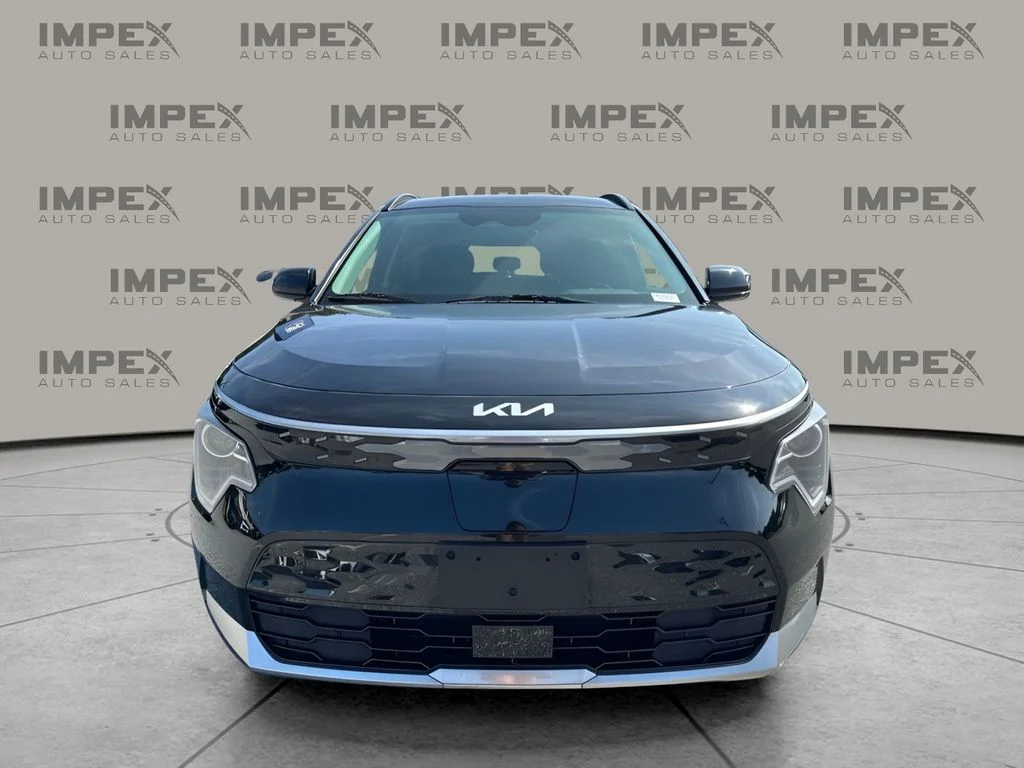 Used 2023 Black Kia Wind image 8