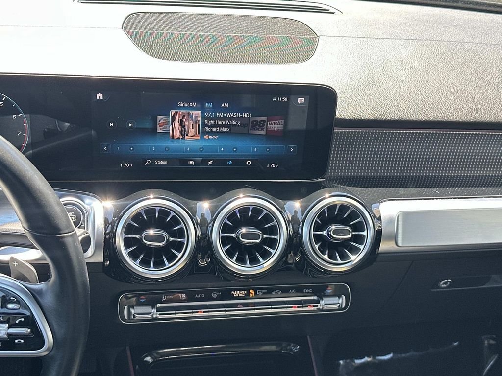 Certified Used 2022  Mercedes-Benz GLB 250 image 20
