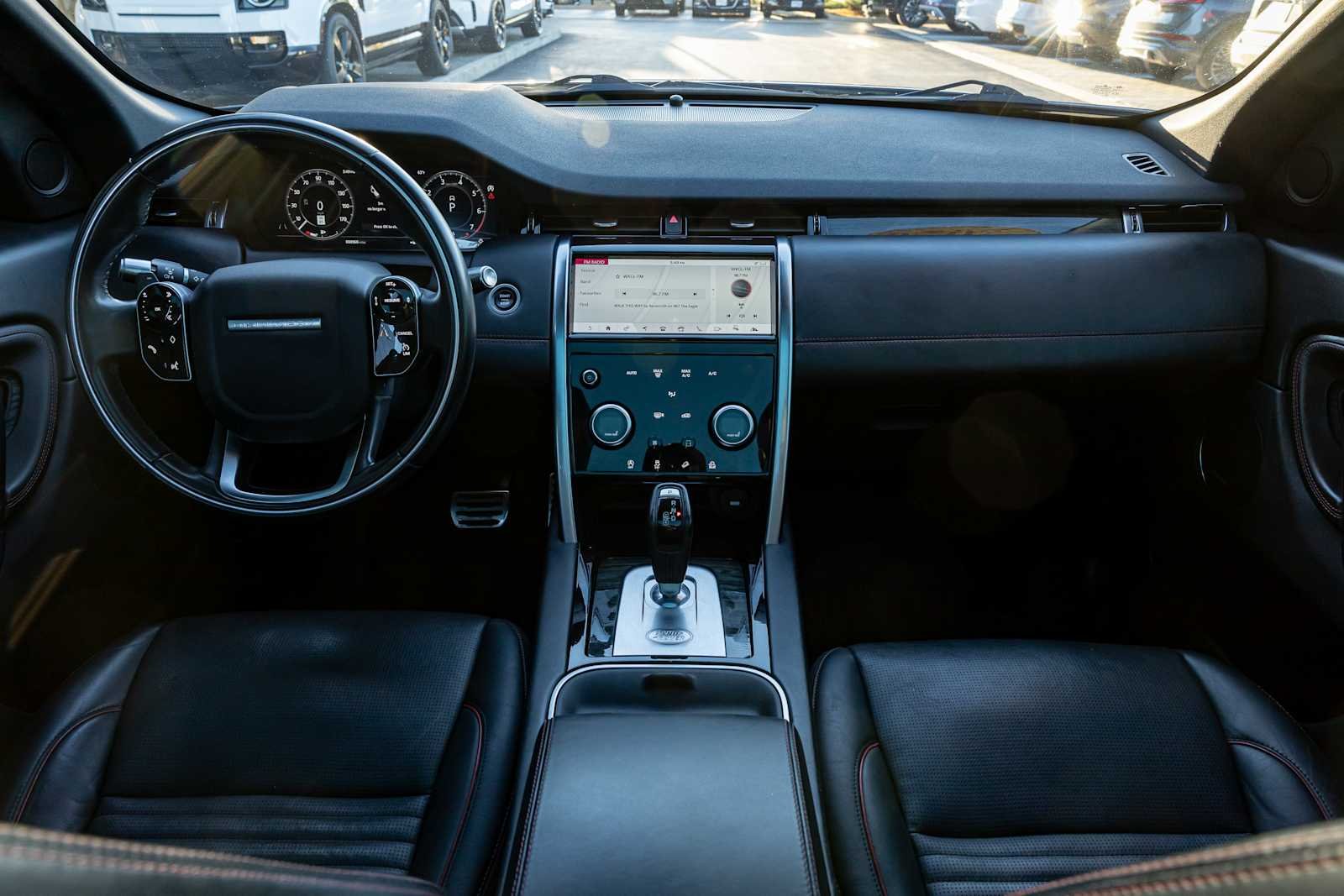 Used 2020 Portofino Blue Metallic Land Rover SE R-Dynamic image 9