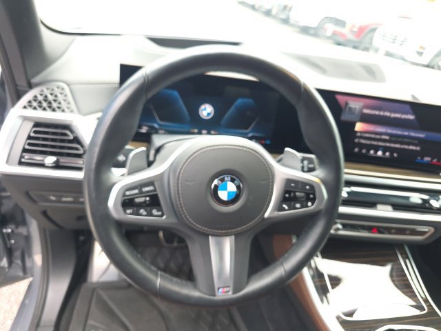 Used 2025 Gray BMW xDrive40i image 23