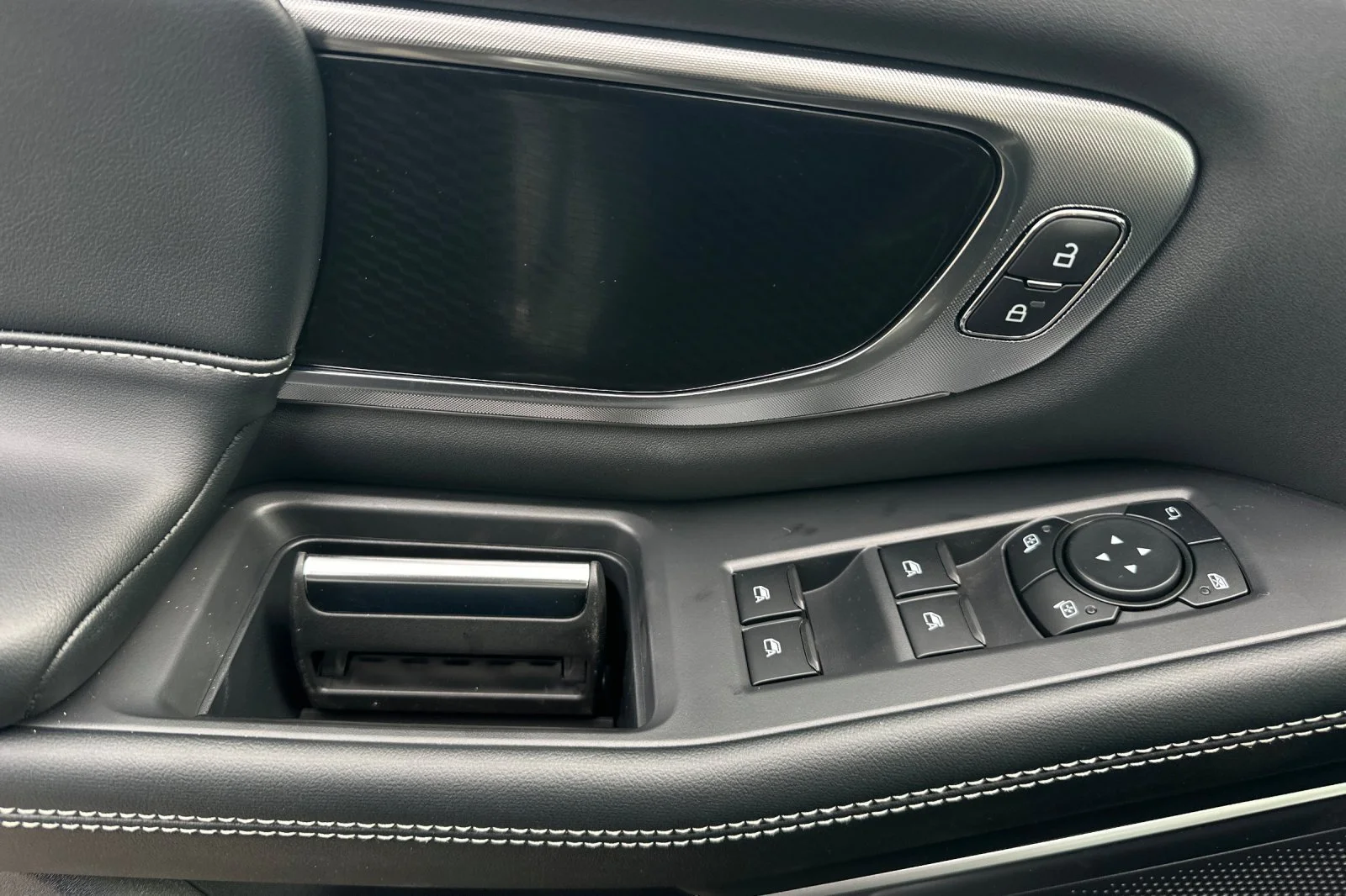 New 2027 Agate Black Metallic Ford MAX Platinum image 7