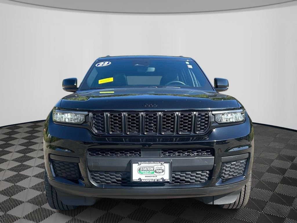 Used 2023 Black Jeep Altitude image 8