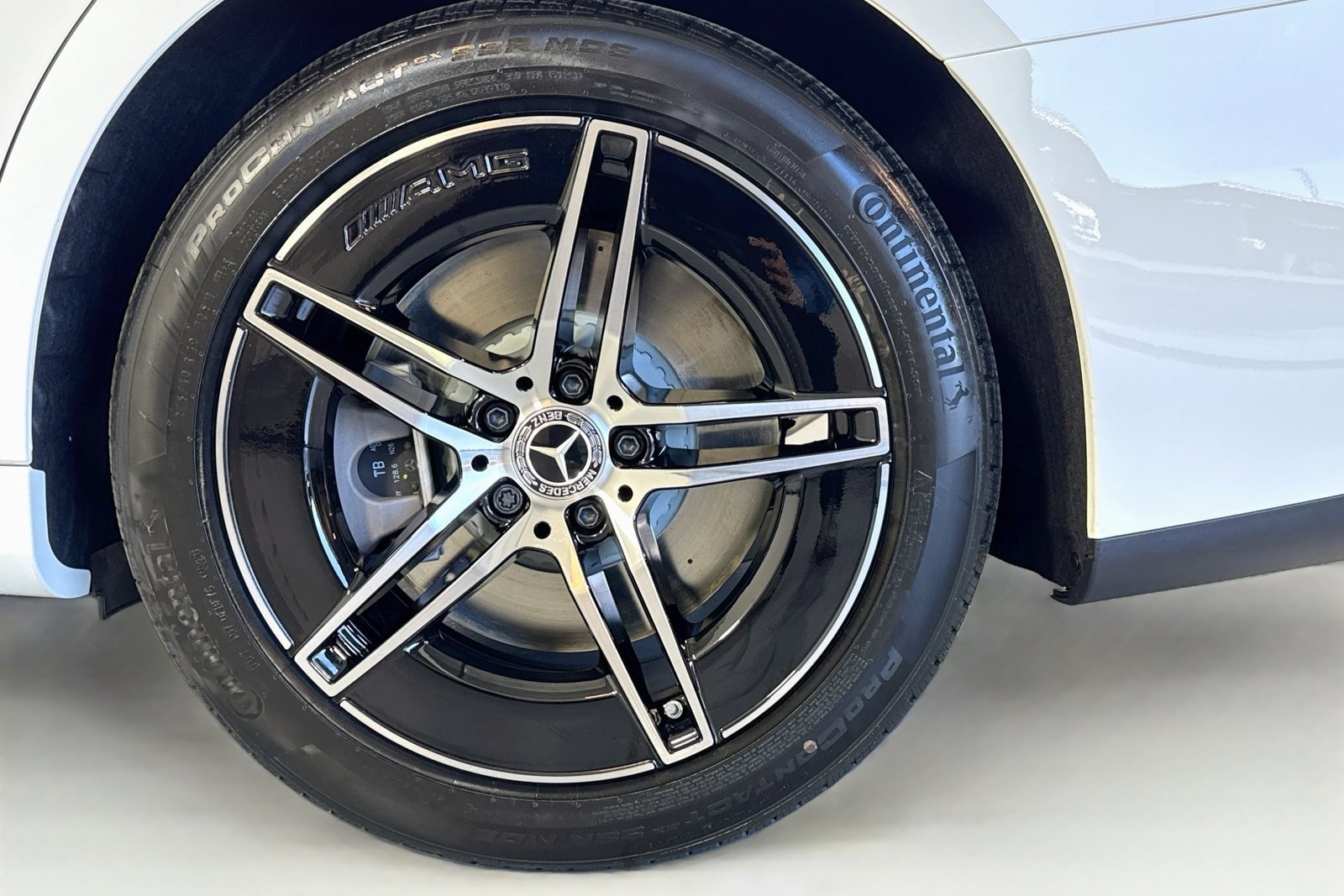 New 2027 Polar White Mercedes-Benz E 450 image 29