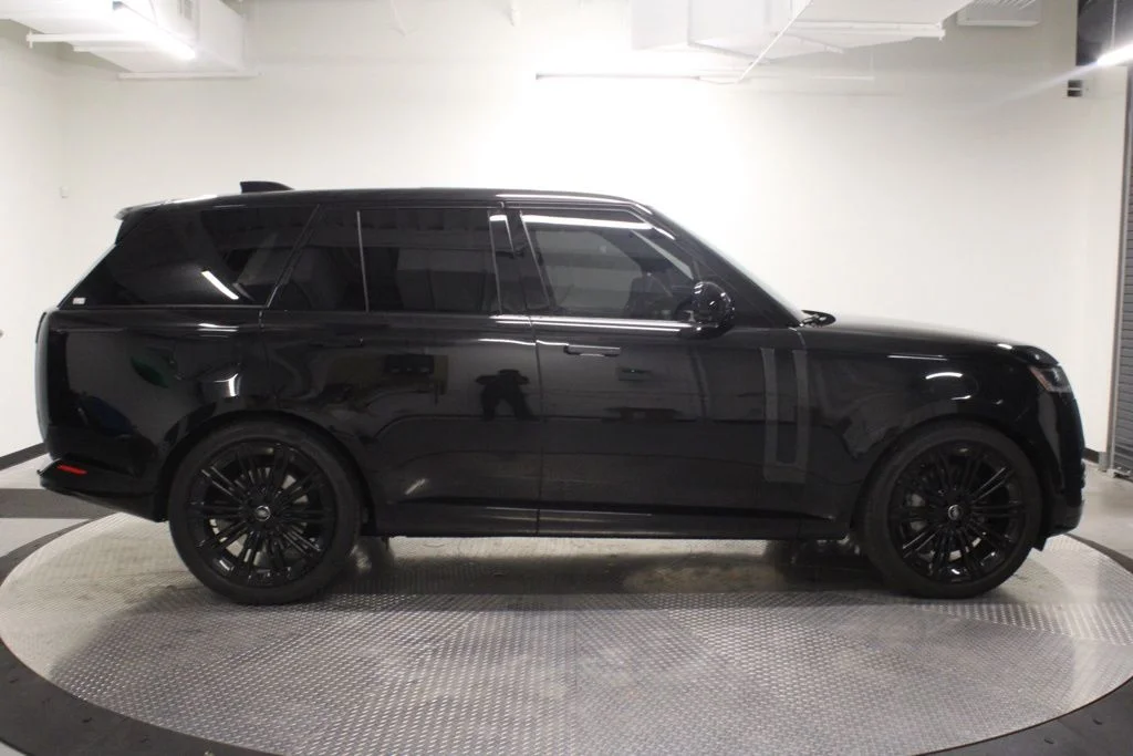 Certified Used 2025  Land Rover SE image 13