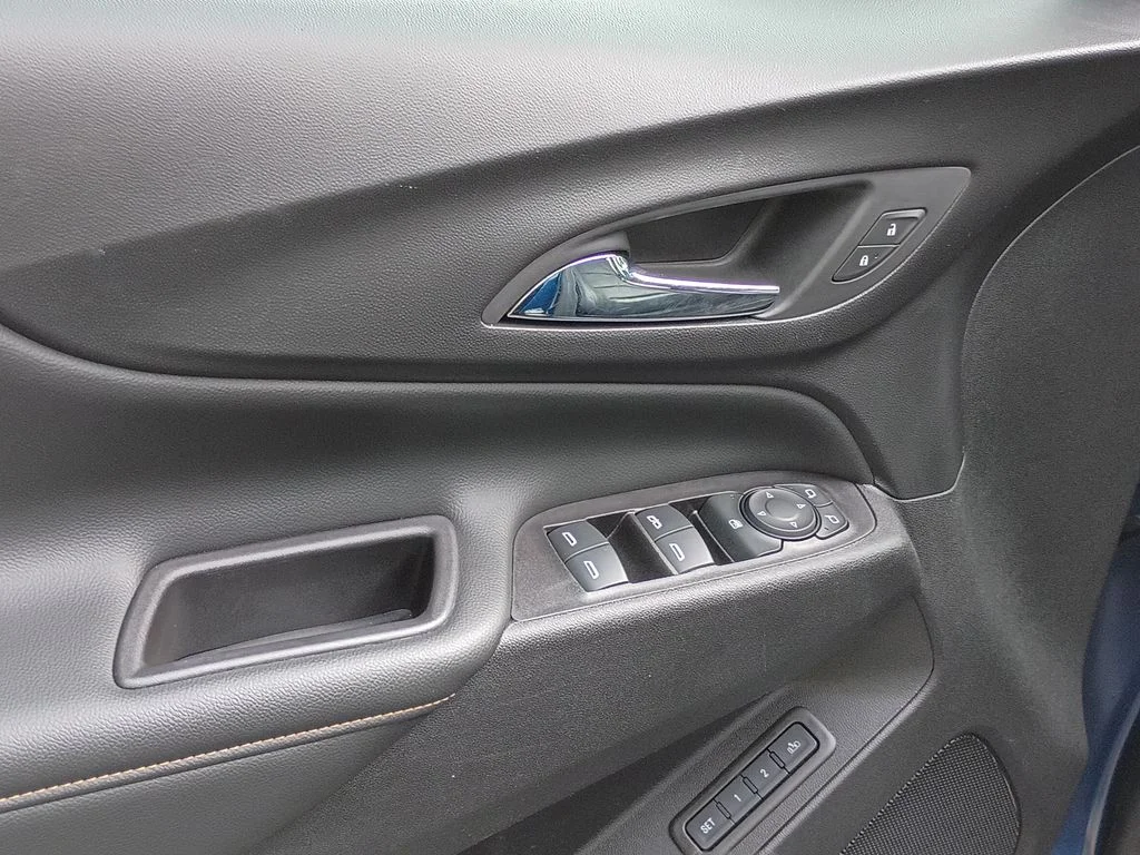 Used 2020 Pacific Blue Metallic Chevrolet Premier image 15