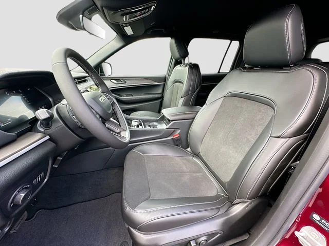 New 2026 Velvet Red Pearl-Coat Exterior Paint Jeep Altitude image 15
