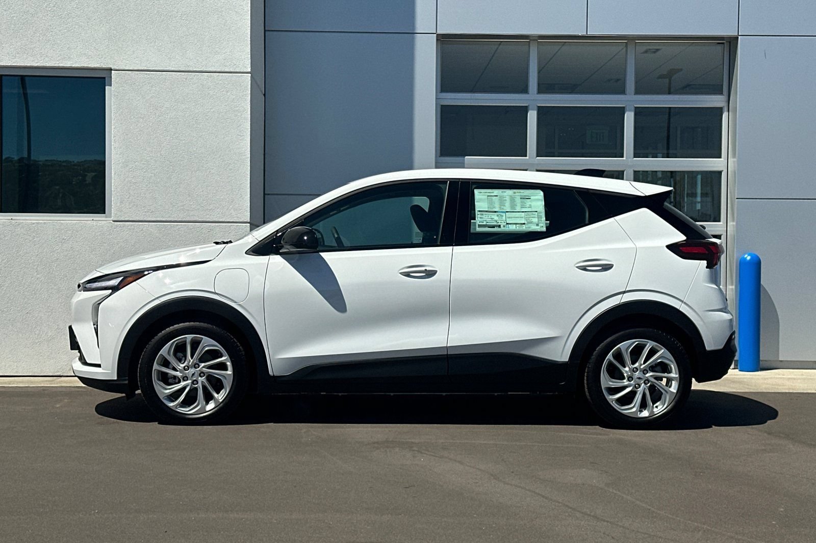 New 2027 Summit White Chevrolet LT image 7