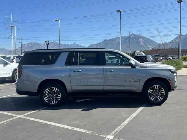 2025 Chevrolet Suburban Z71 - Photo 8
