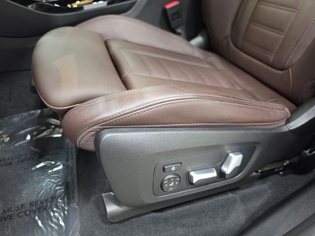 Certified Used 2024 Mineral White Metallic BMW xDrive30i image 26