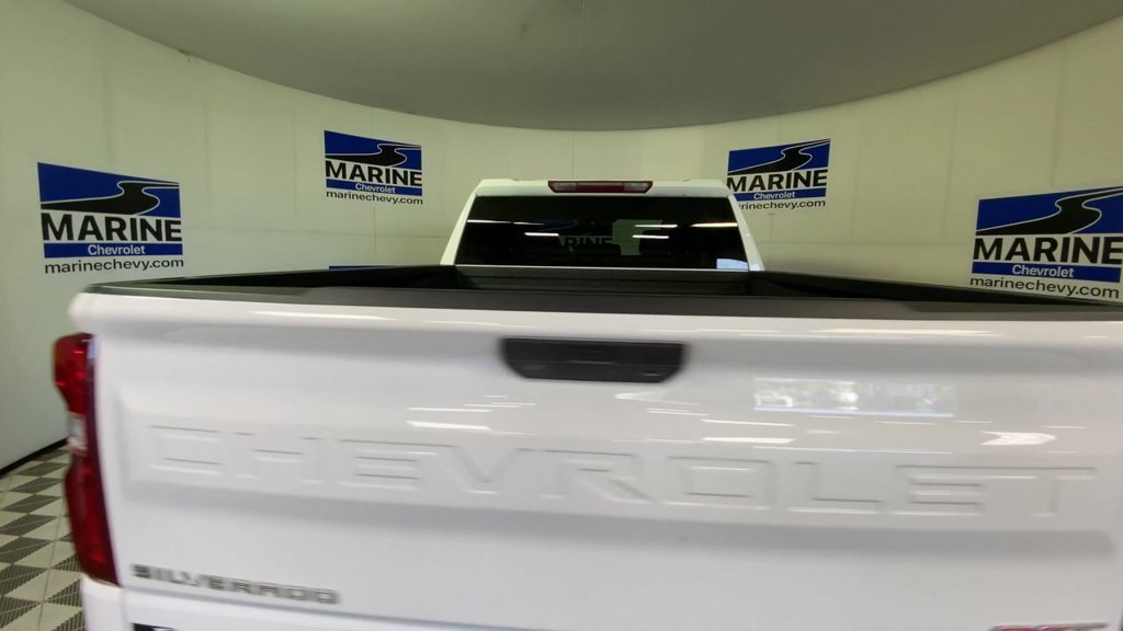 Used 2022 SUMMIT WHITE Chevrolet RST image 9