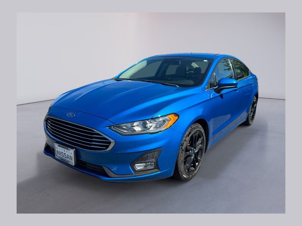 Used 2019 Blue Ford SE image 1