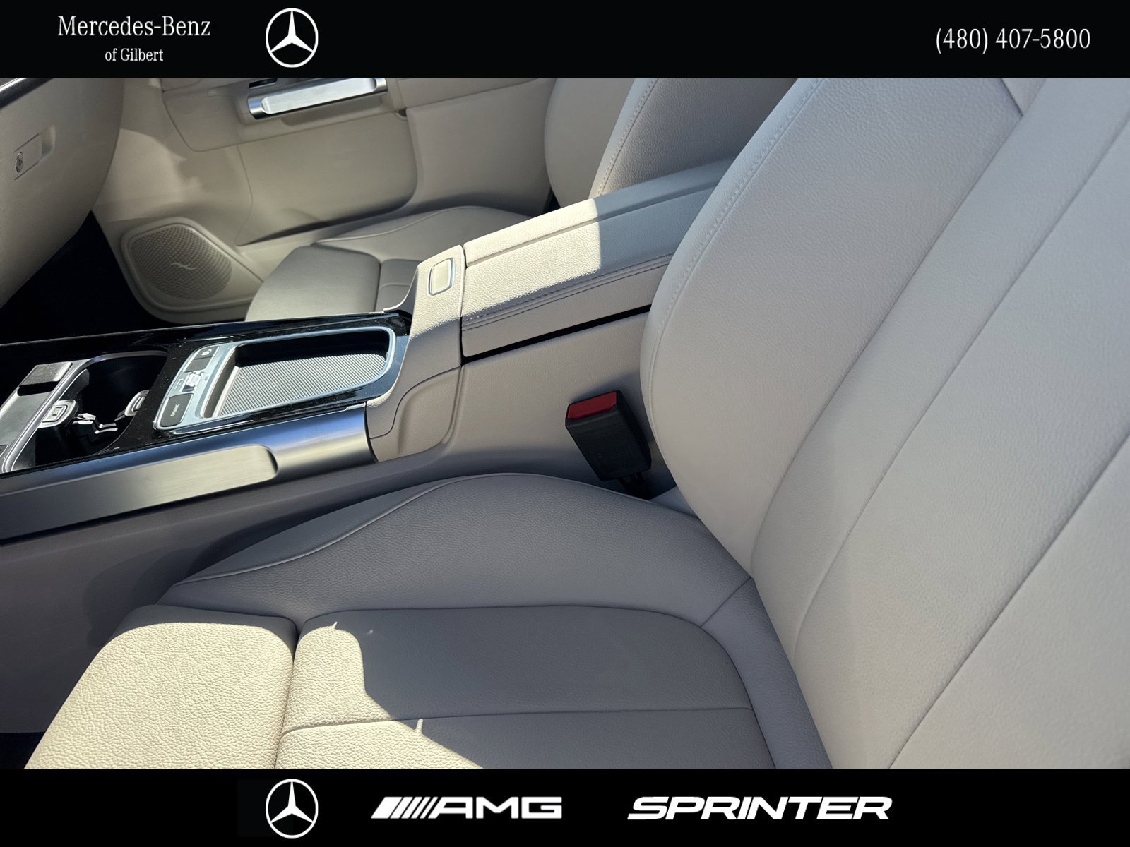 New 2026 Polar White Mercedes-Benz GLB 250 image 13