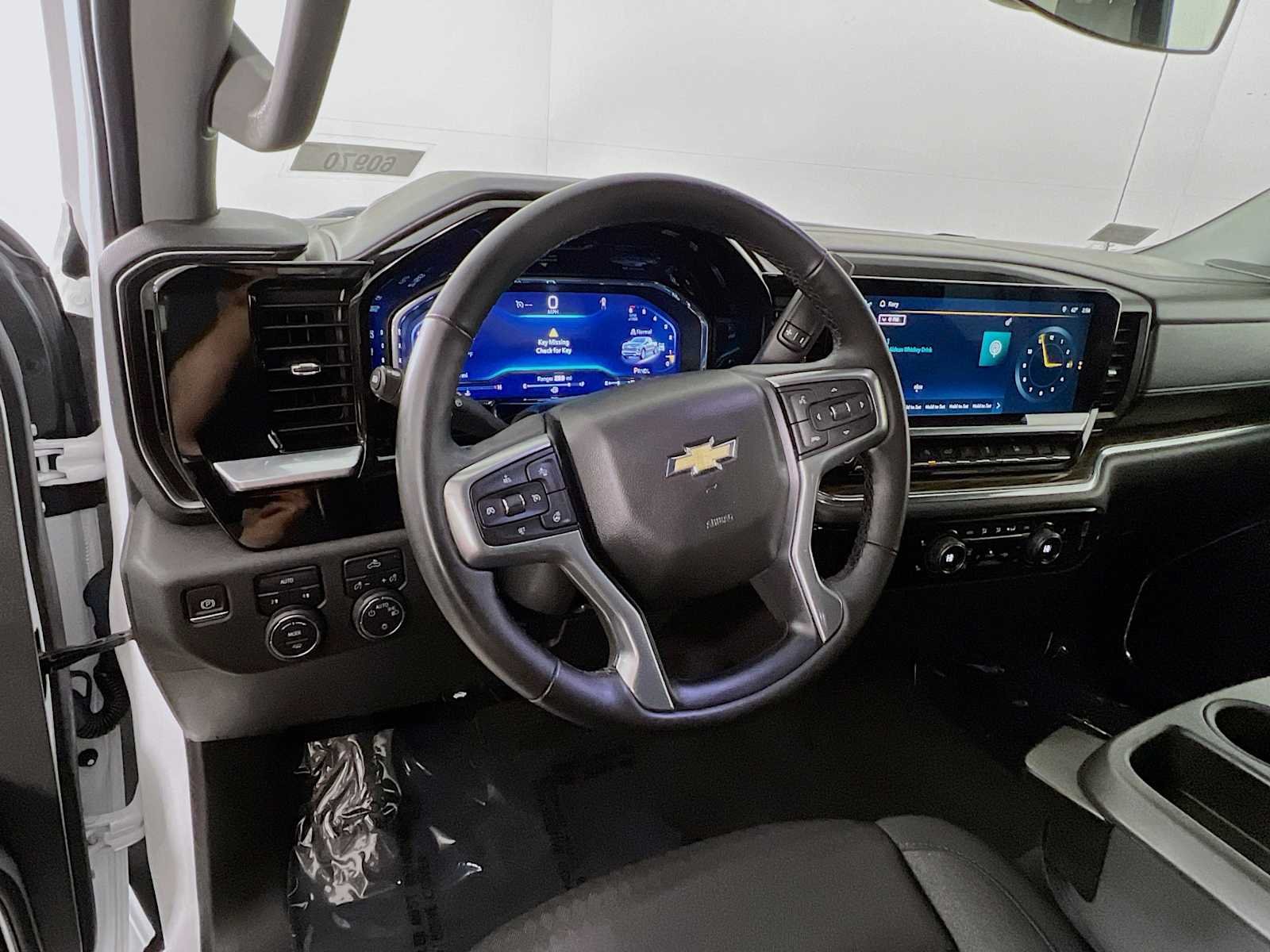 Used 2023 Summit White Chevrolet LT image 11