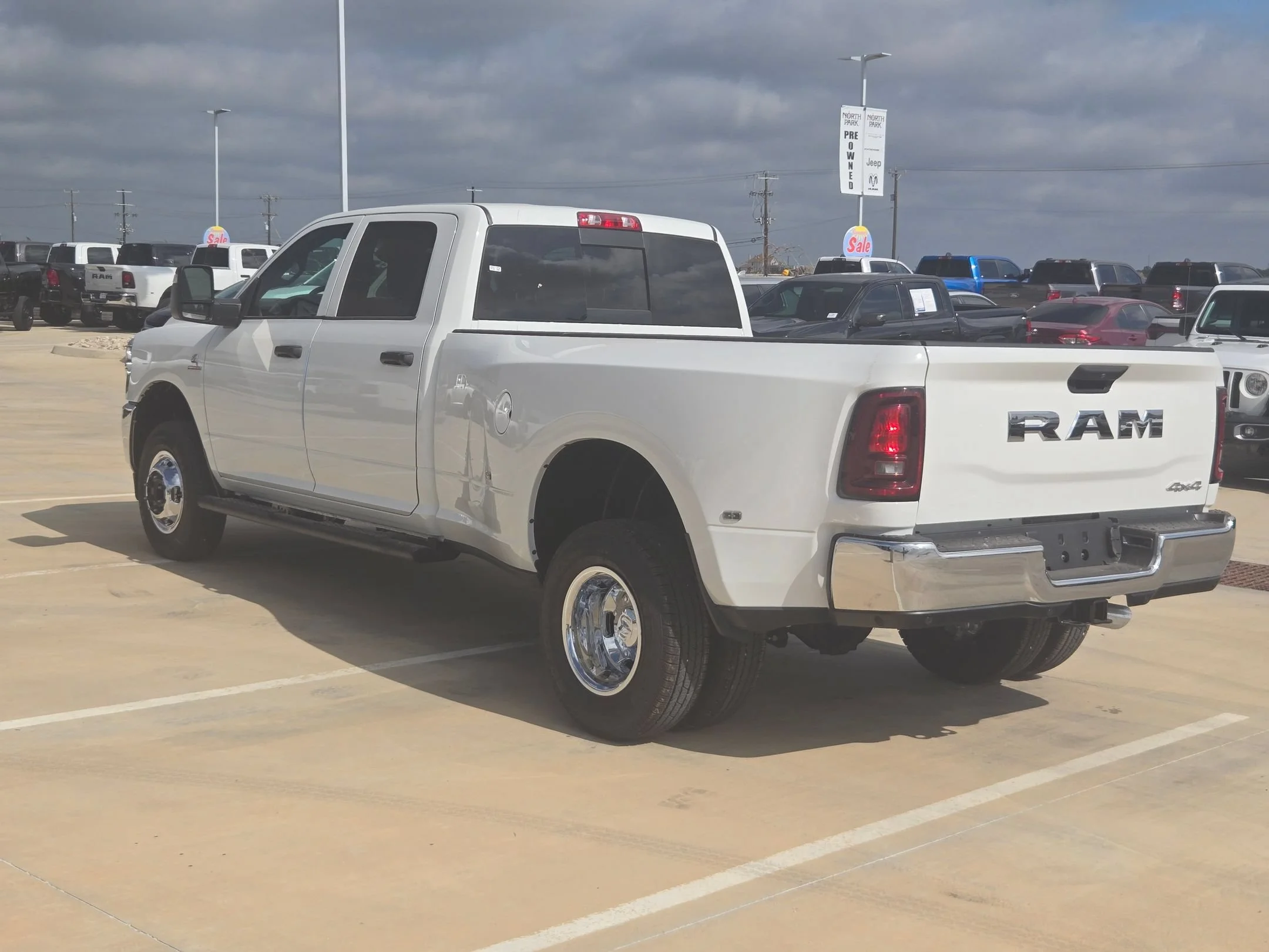 New 2026 Bright White Clear-Coat Exterior Paint RAM Tradesman image 5