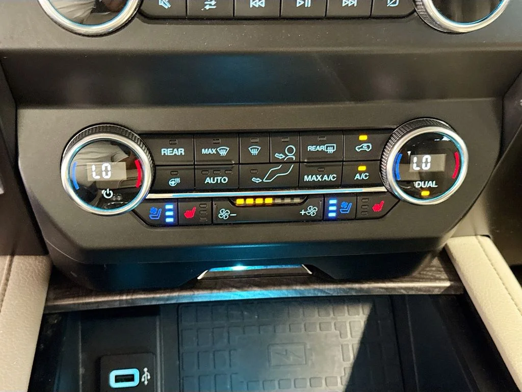Used 2019 Gray Ford Limited image 17