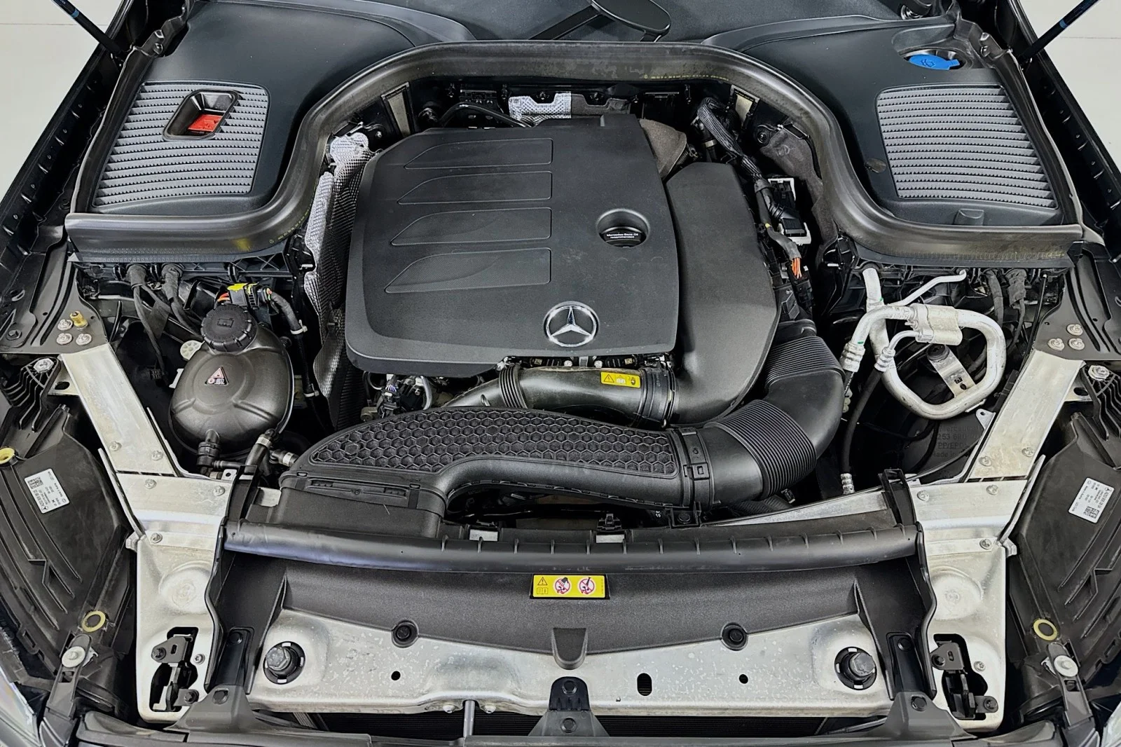 Certified Used 2022 Graphite Grey Metallic Mercedes-Benz 300 image 11