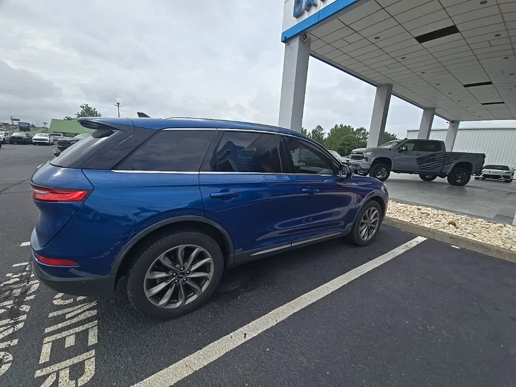 Used 2021 Artisan Blue Lincoln Standard image 14