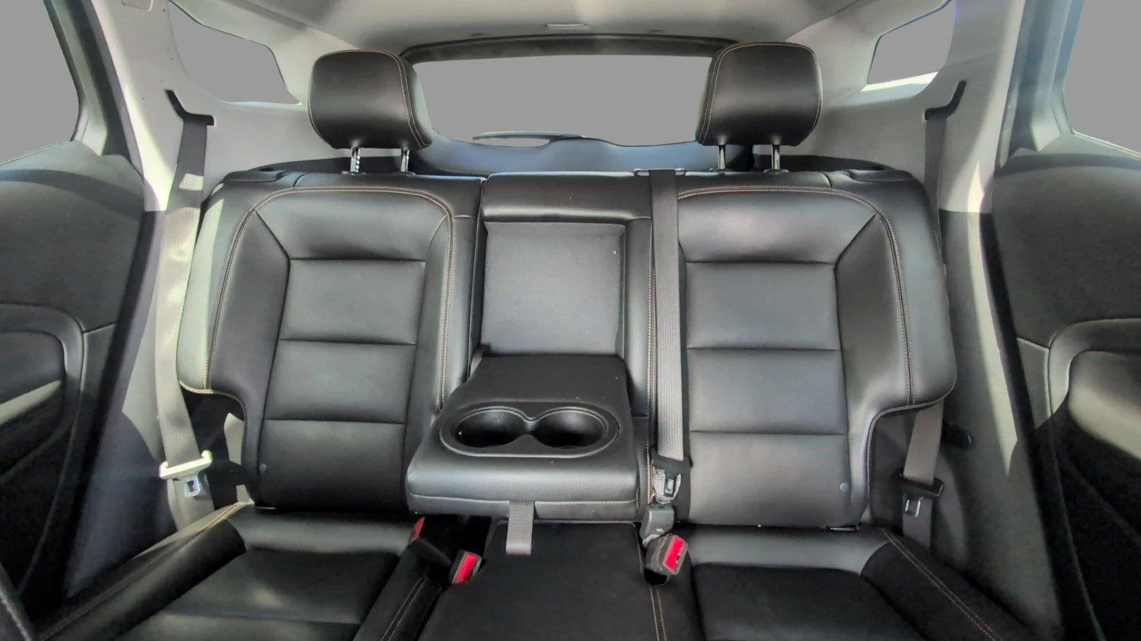 Used 2021 Graphite Gray Metallic GMC SLT image 31