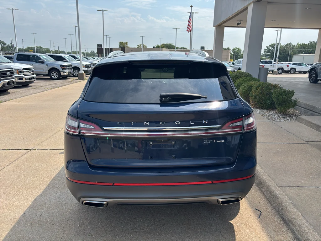 Used 2019 Blue Lincoln Reserve image 8