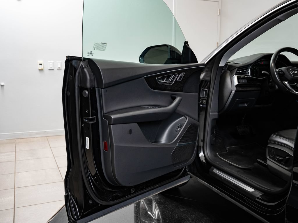 Used 2022 Mythos Black Metallic Audi 55 Premium Plus image 27