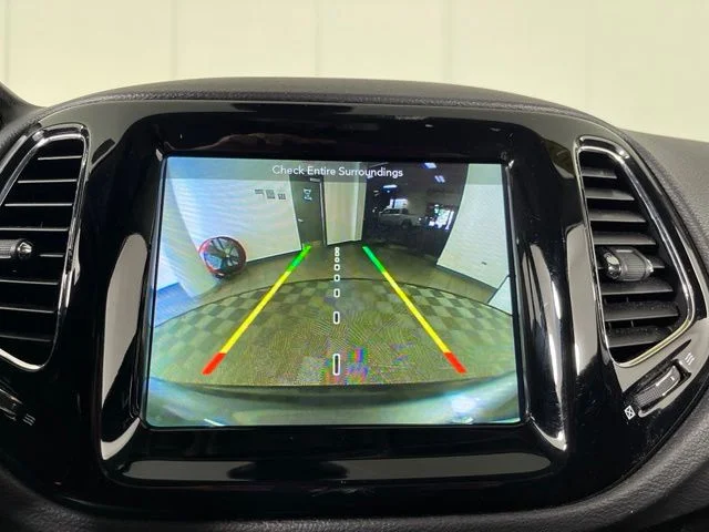 Used 2018 Gray Jeep Limited image 28