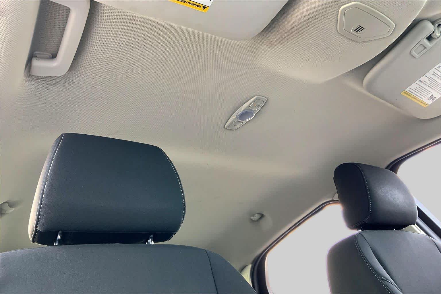 Used 2017 Oxford White Ford SE image 14