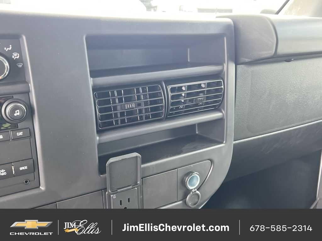 2025 Chevrolet Express Cargo Work Van - Photo 20