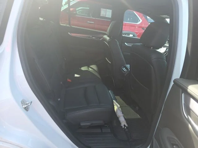 Used 2025 White Cadillac Luxury image 9
