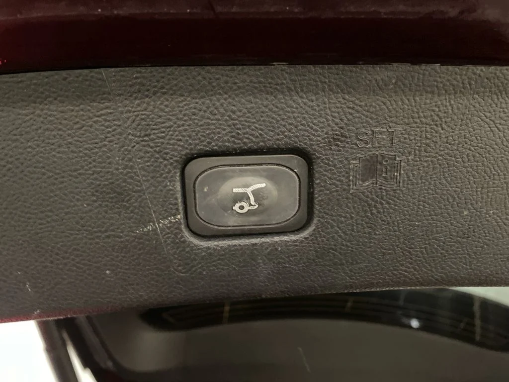 Used 2022 Burgundy Velvet Metallic Tinted Clearcoat Ford Titanium image 9
