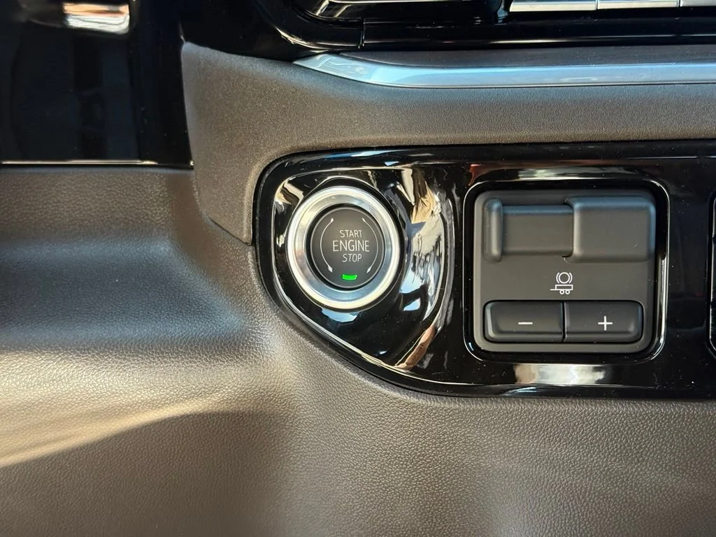 New 2026 Summit White GMC SLT image 28
