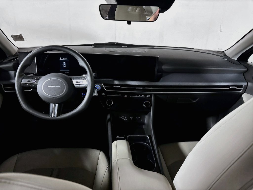 Used 2025 Gray Hyundai SEL image 12