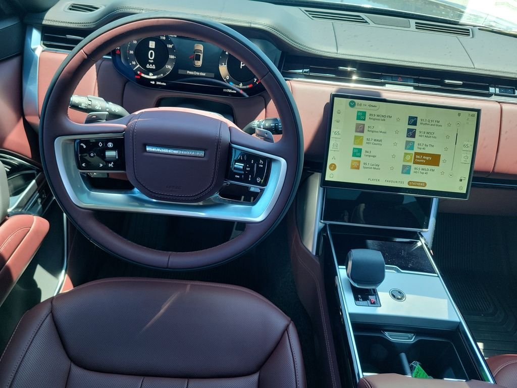 New 2026 Eiger Grey LAND ROVER SE image 19