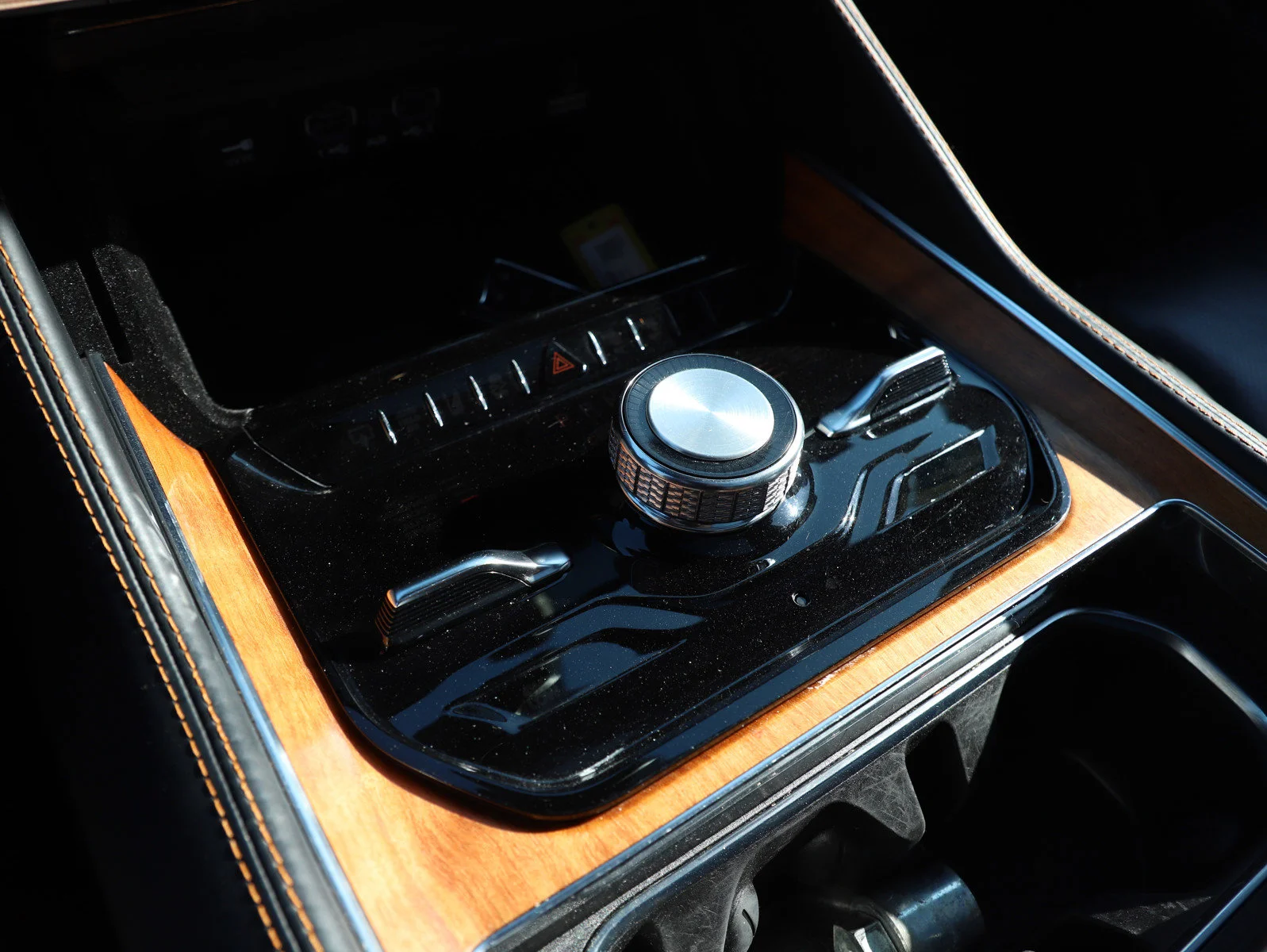 Used 2022 Diamond Black Crystal Pearlcoat Jeep Series III image 24