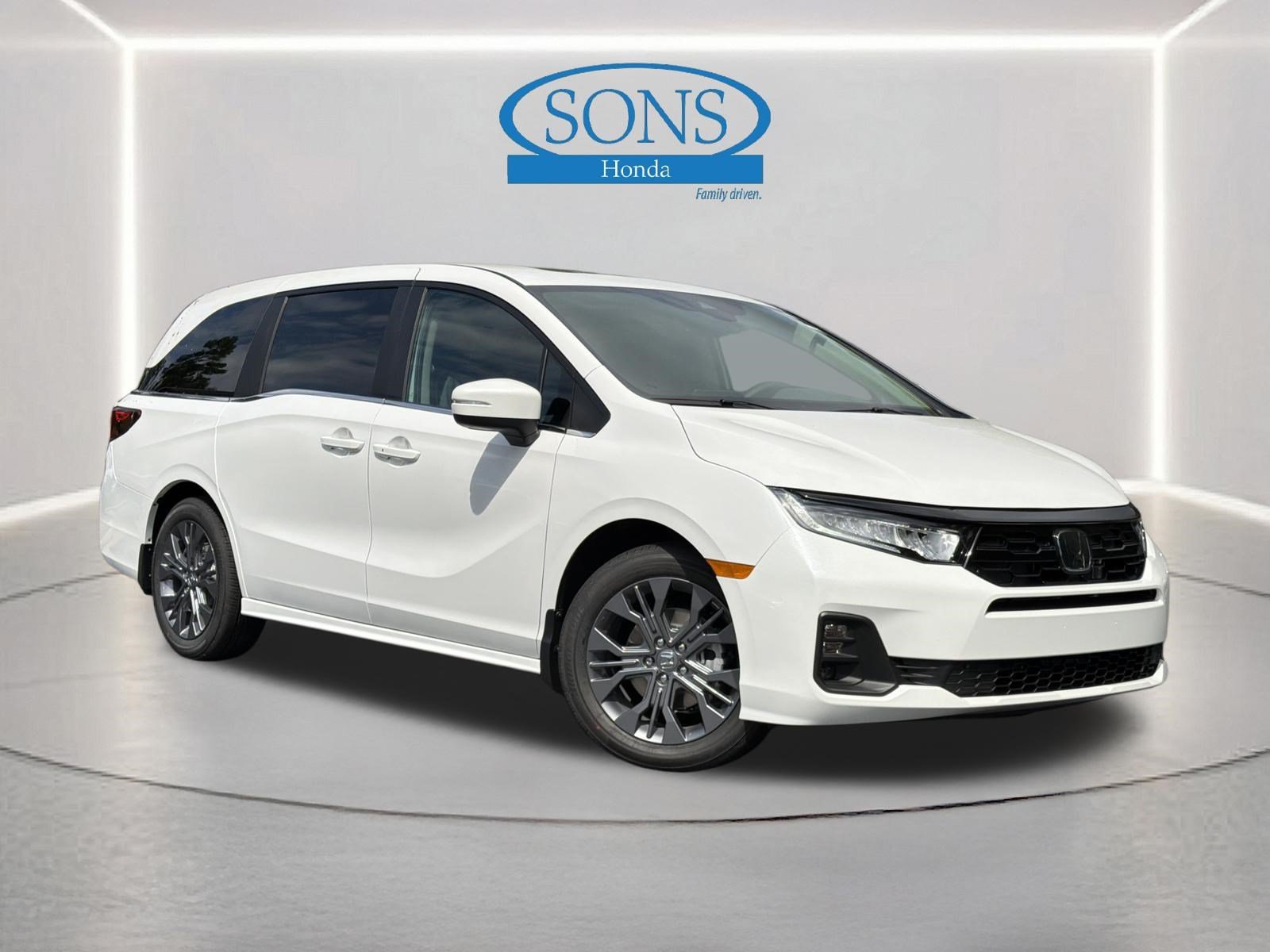 New 2027 Platinum White Pearl Honda Touring image 2