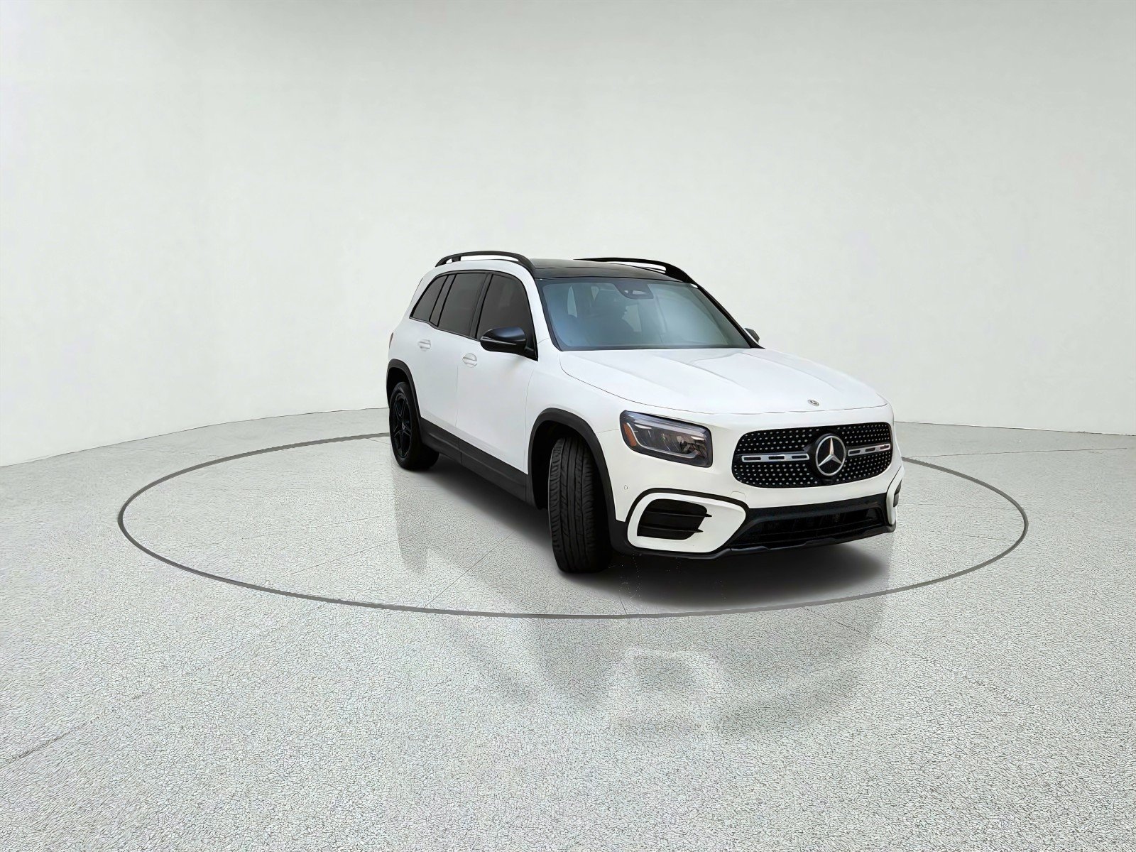 Used 2024 Polar White Mercedes-Benz AMG® Line Package image 4